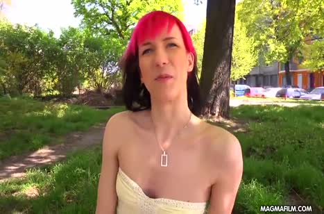 Тощую давалку поц насаживает на кукан по самые яйца